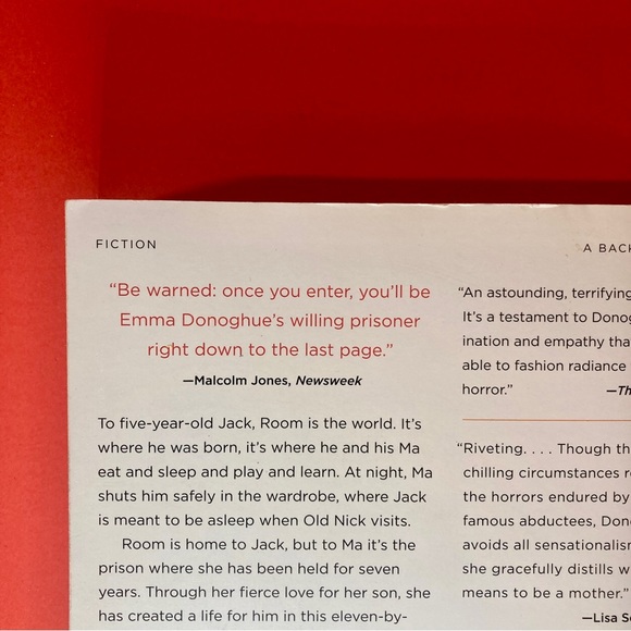 Room A Novel By Emma Donoghue Softcover Book 321 Pages - Picture 8 of 16